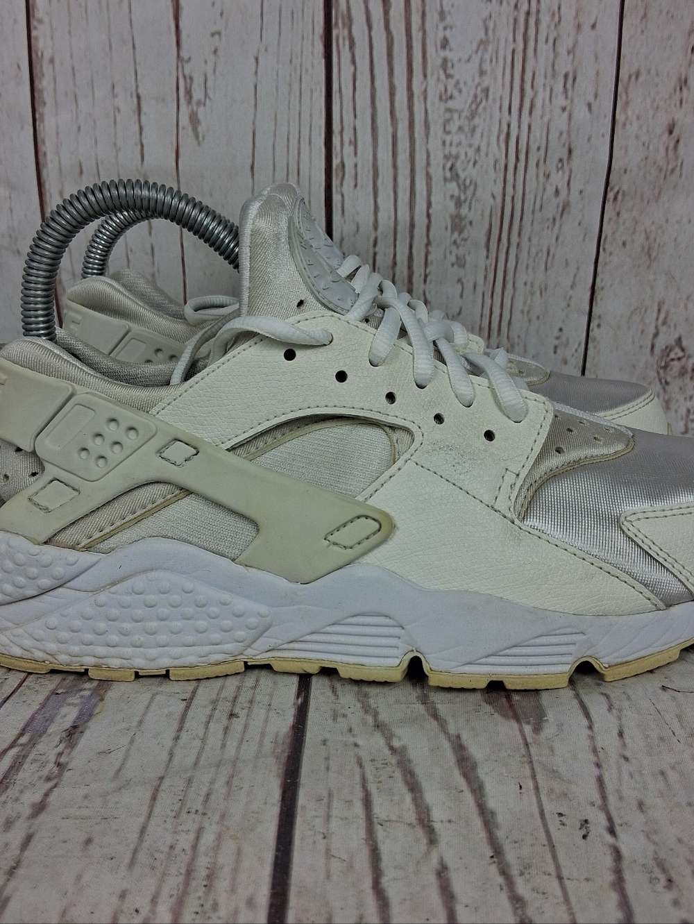Nike Air Huarache Sneakers Women's Size 8 White Cream Running Shoes